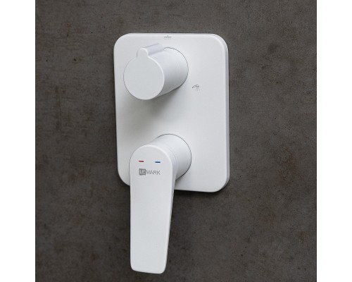 Душевая система Lemark Bronx LM3729MW цвет Белый матовый