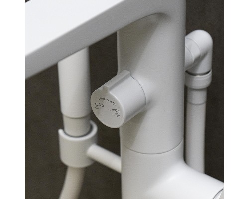 Смеситель для ванны Lemark Bronx LM3744MW цвет Белый матовый